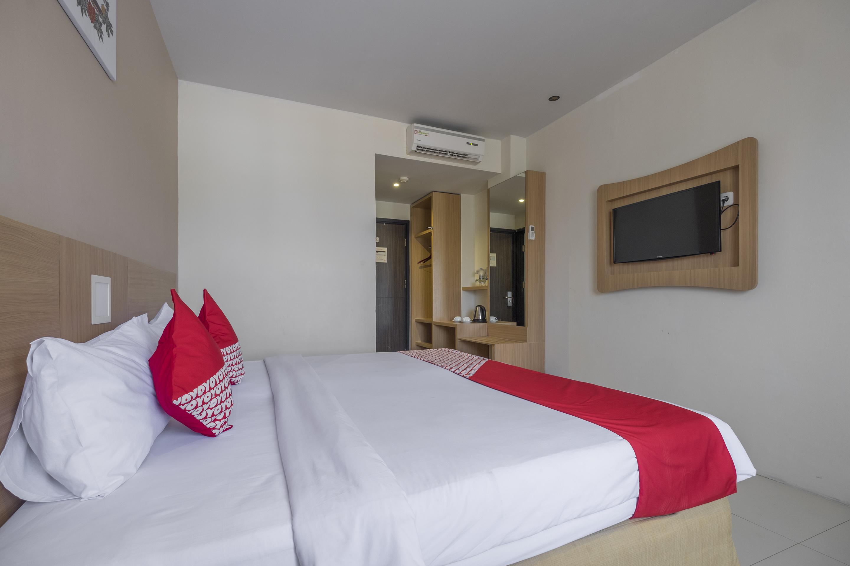Collection O 1279 Hotel Grand Celino Makassar Exterior photo
