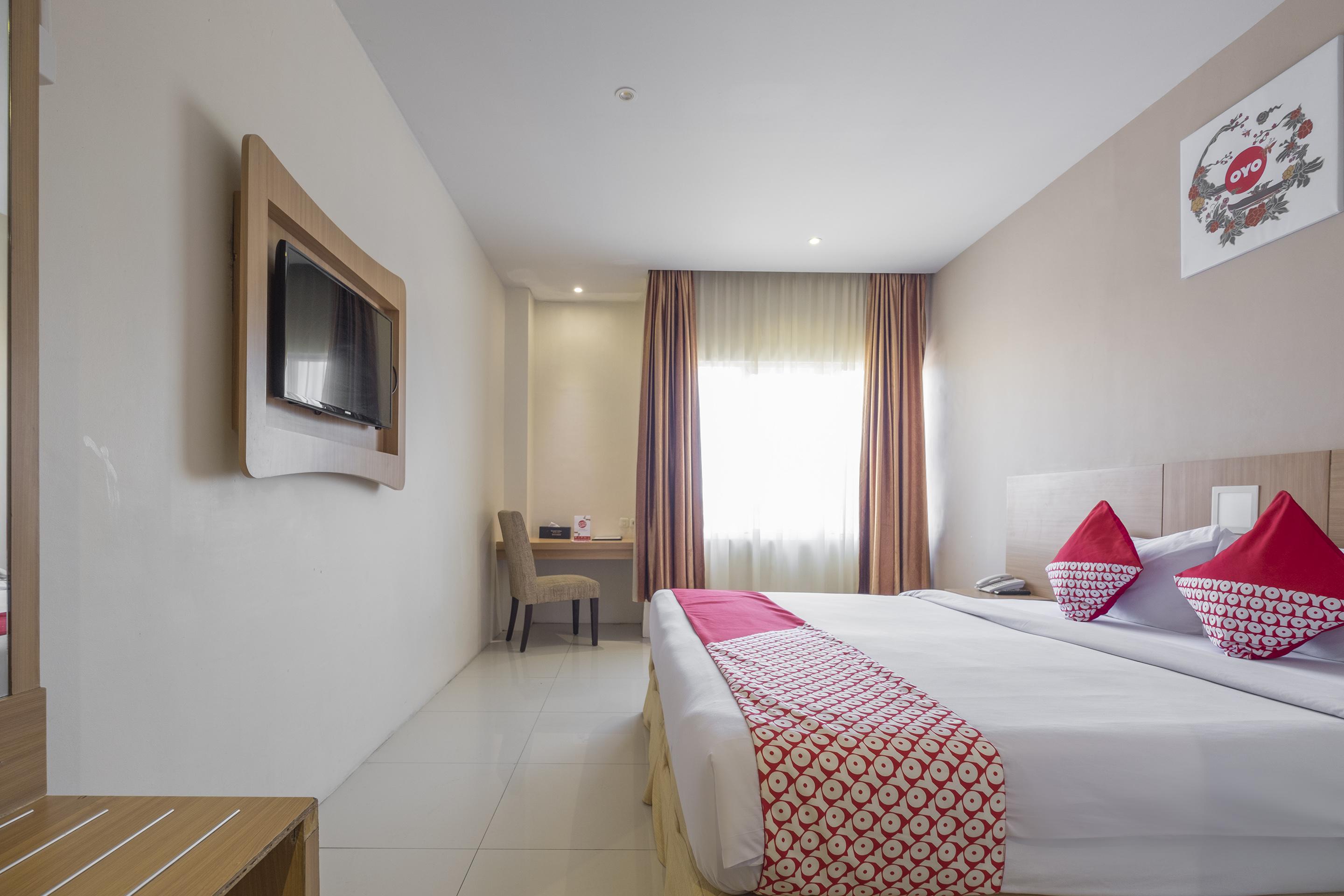 Collection O 1279 Hotel Grand Celino Makassar Exterior photo