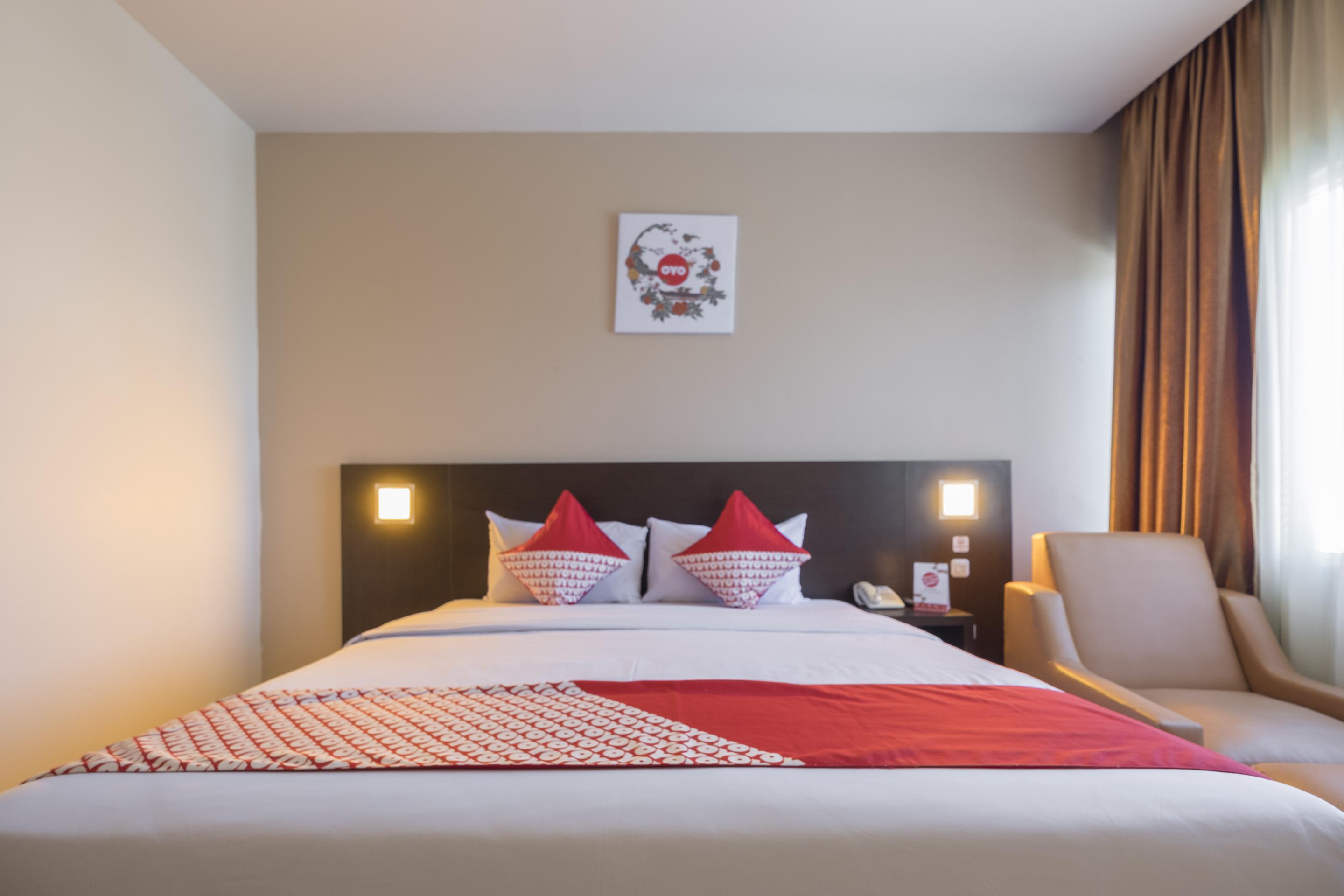 Collection O 1279 Hotel Grand Celino Makassar Exterior photo