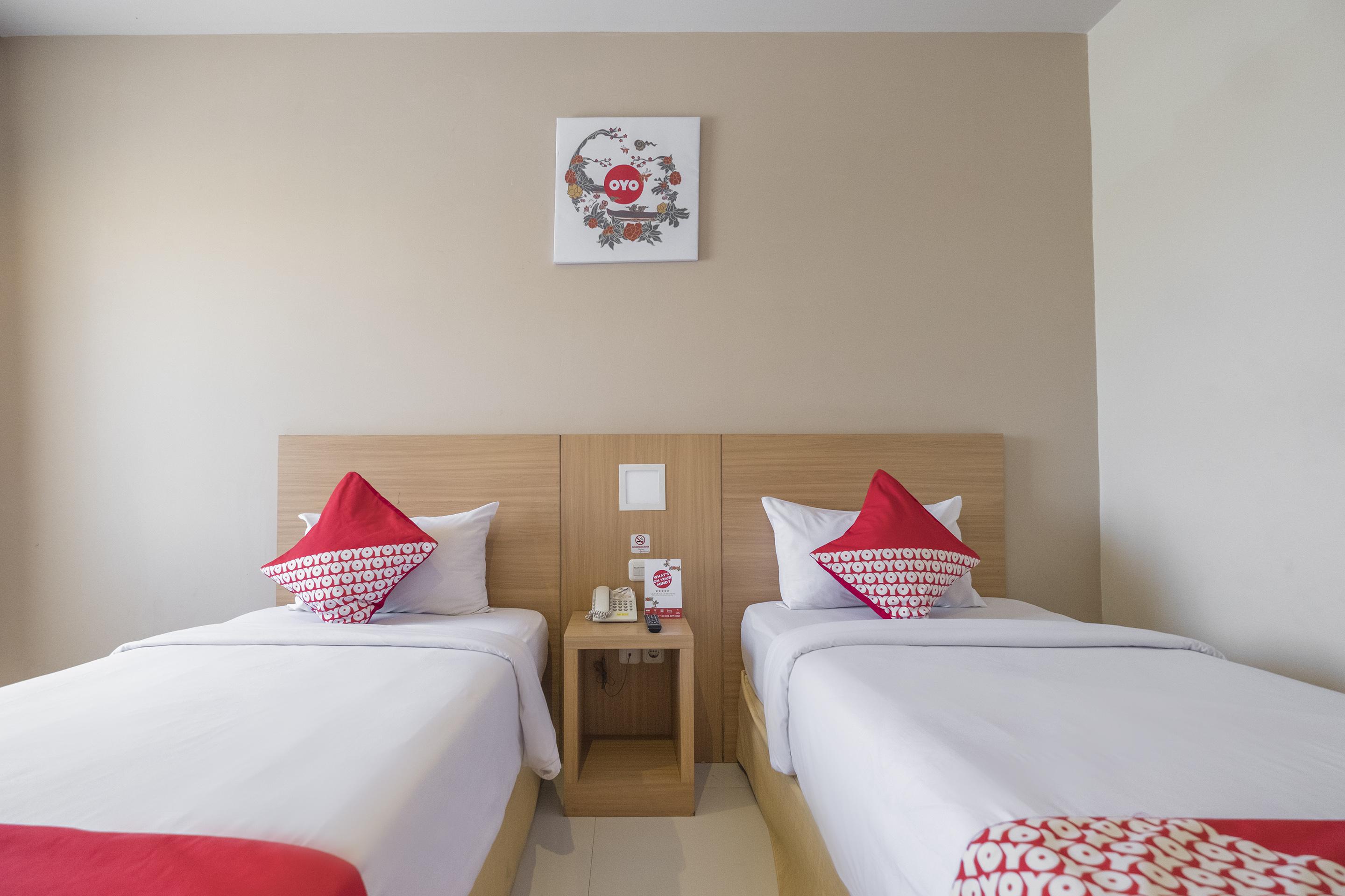 Collection O 1279 Hotel Grand Celino Makassar Exterior photo