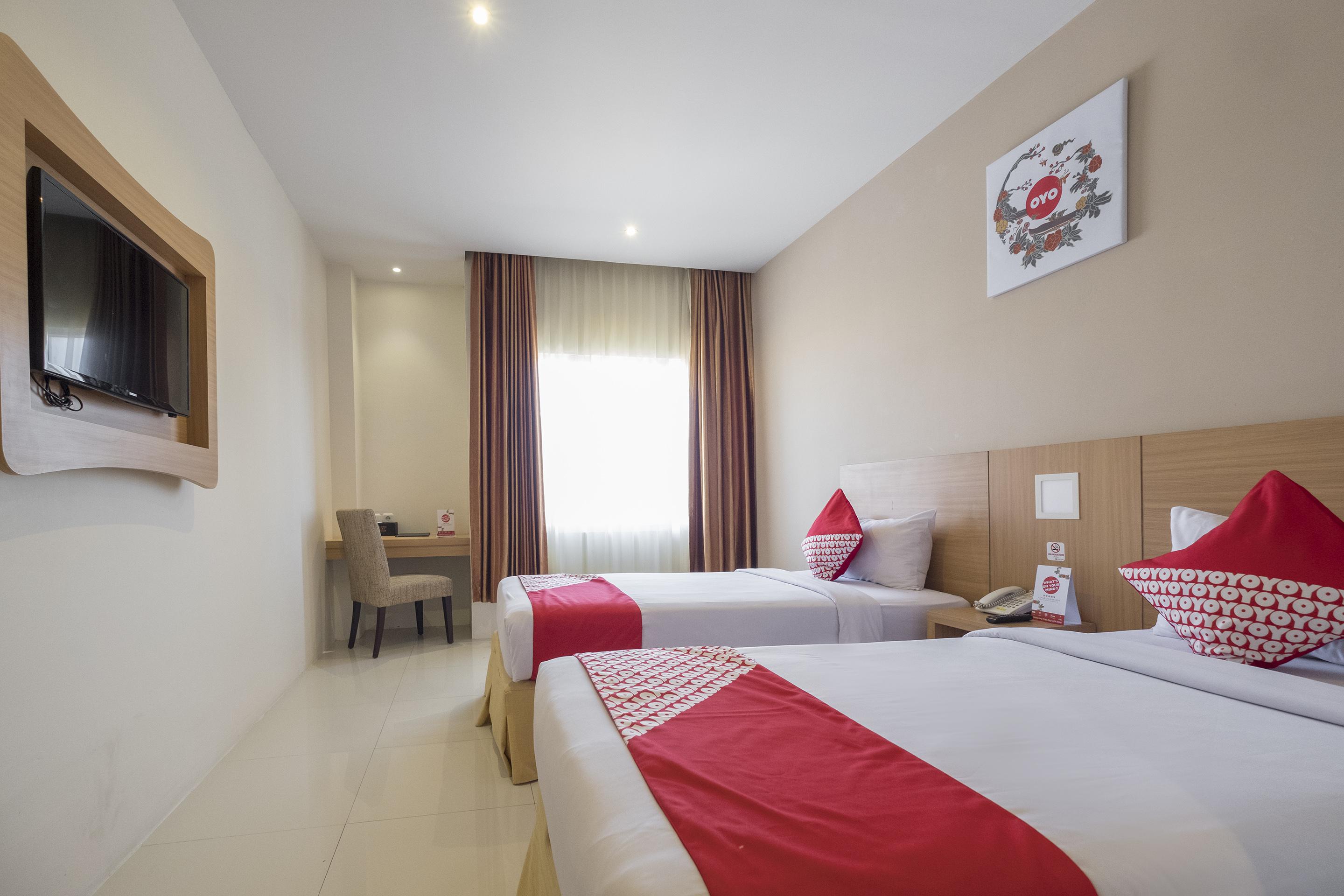 Collection O 1279 Hotel Grand Celino Makassar Exterior photo