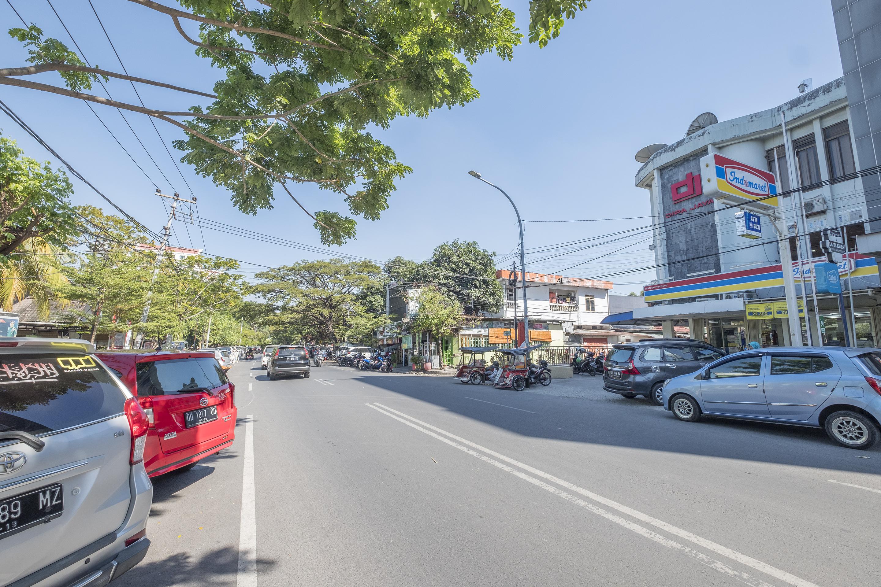 Collection O 1279 Hotel Grand Celino Makassar Exterior photo
