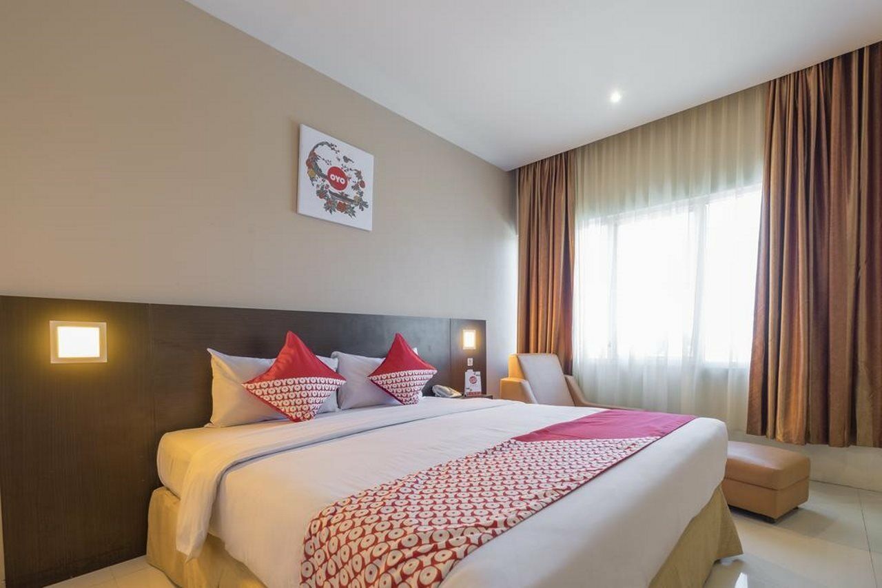 Collection O 1279 Hotel Grand Celino Makassar Exterior photo